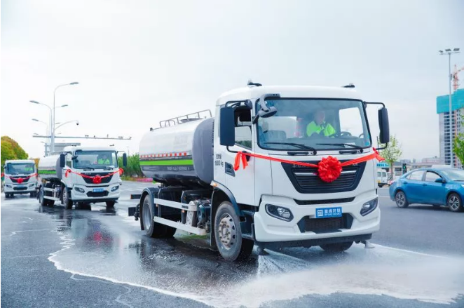 新时代中国城市美容师！星空电竞环境新能源环卫车可减排4.5万吨污染物