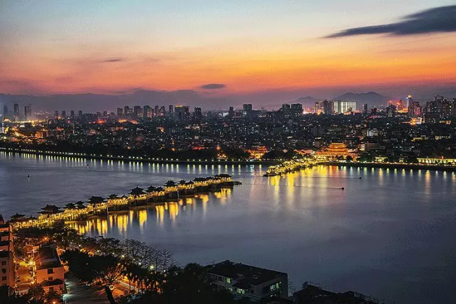 4706.2万！星空电竞环境高质量垃圾转运类设备助力潮州打造城市新面貌