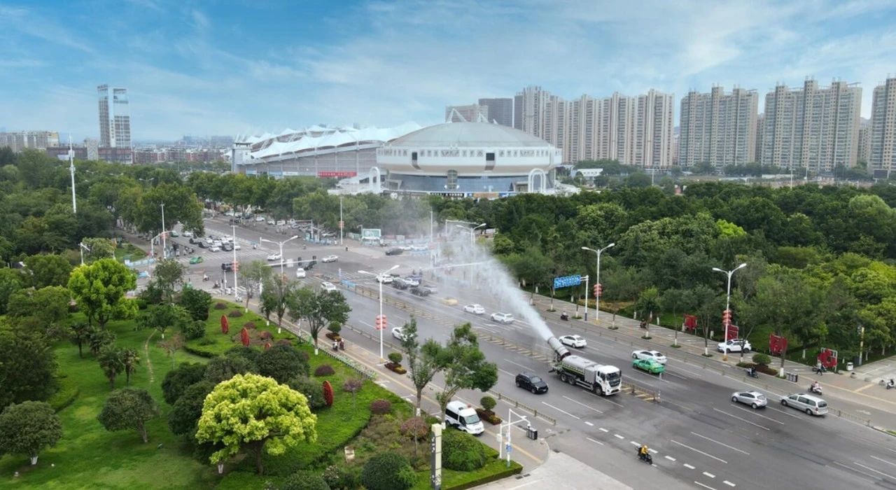 星空电竞环境荣登“城市服务十大影响力企业”和“环卫装备十大影响力企业”双榜